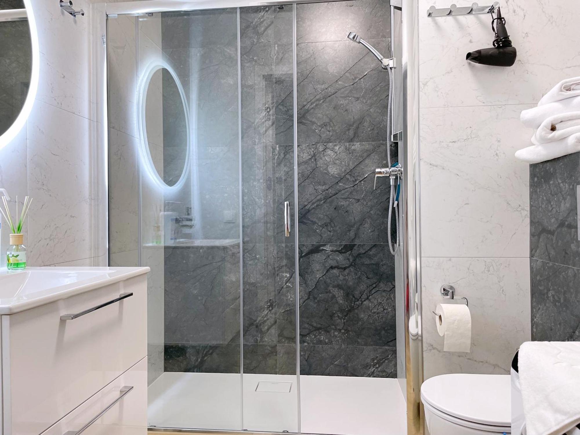 Apartament Zielone Podwale วาลบ์จิก ภายนอก รูปภาพ